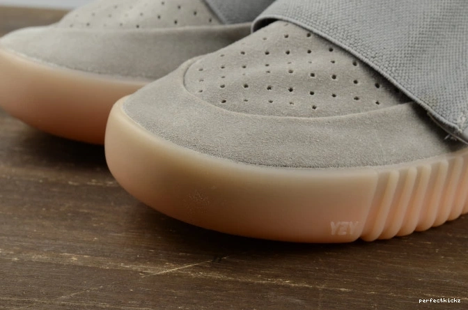 ADIDAS YEEZY GREY BOOST LIGHT BB1840 GLOW GUM 750 DARK 0713